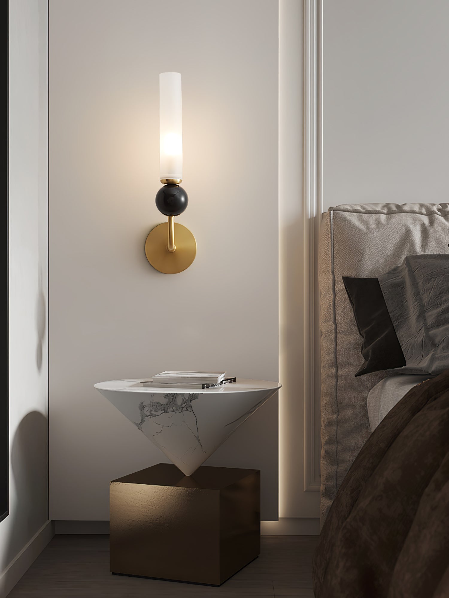 Мармуровий вертикальний настінний світильник