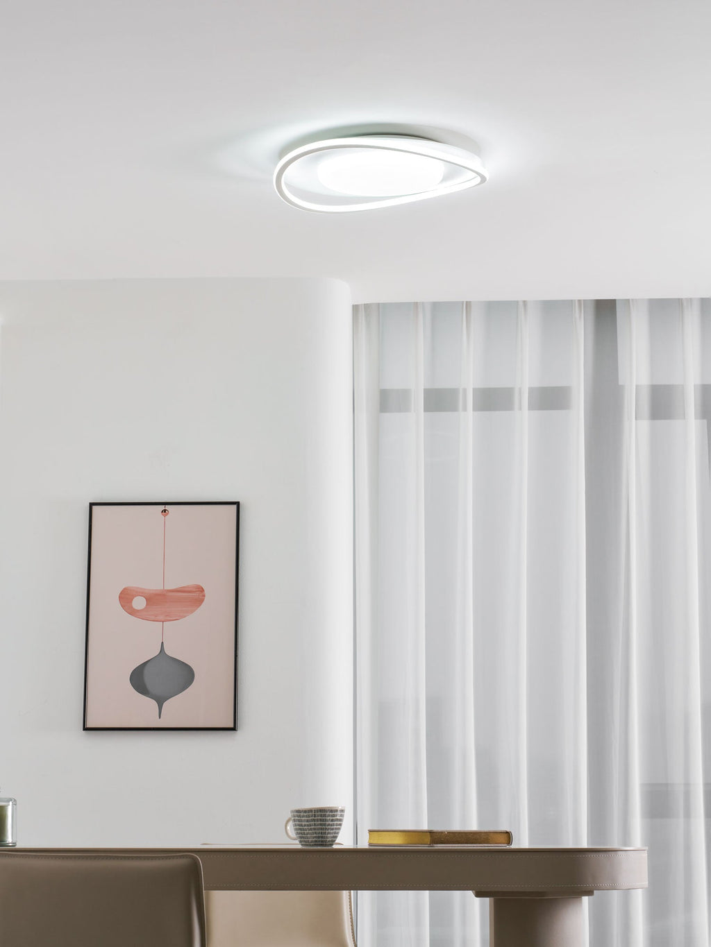 Мінімалістичний стельовий LED світильник Геометрія