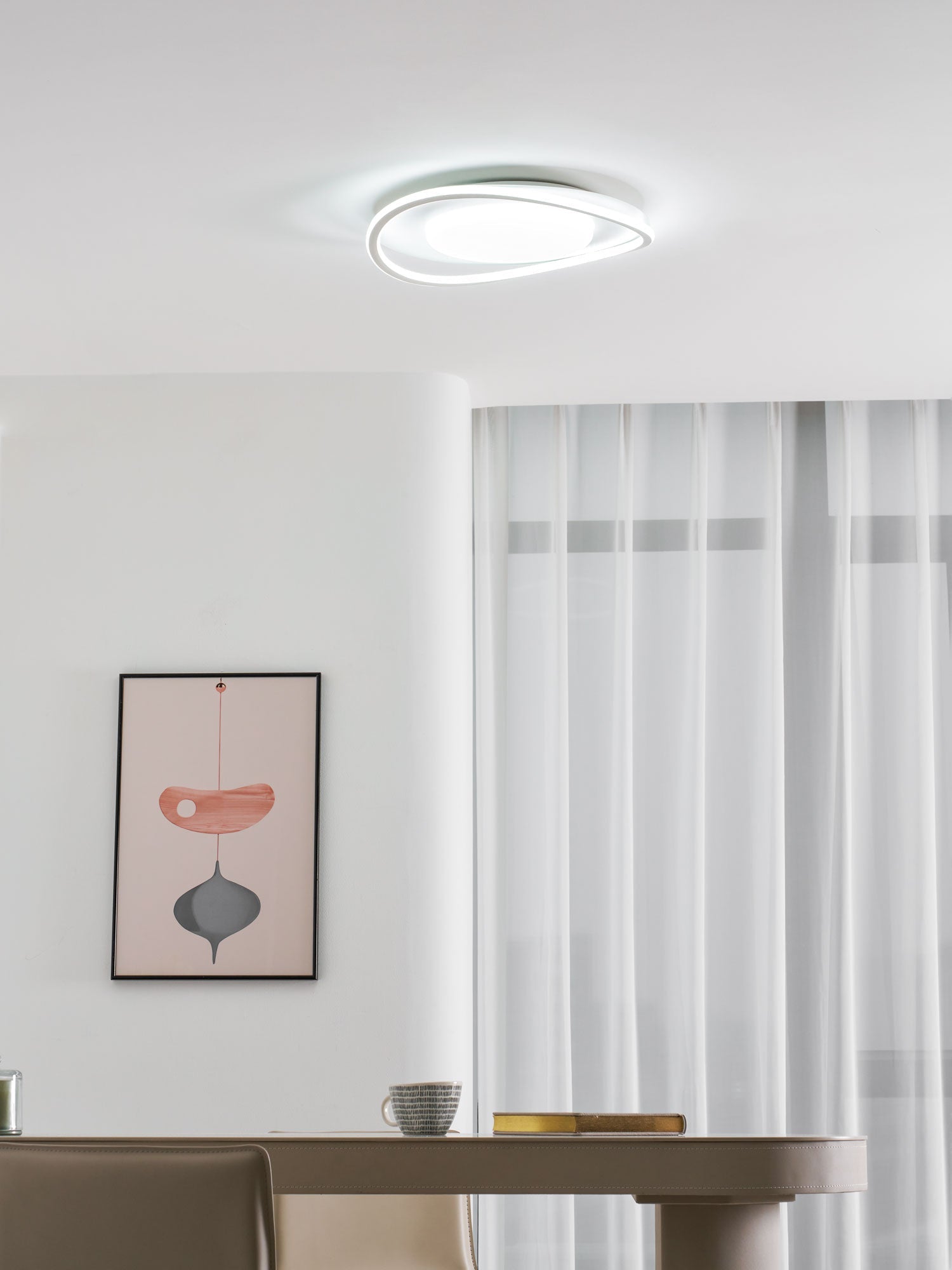 Мінімалістичний стельовий LED світильник Геометрія