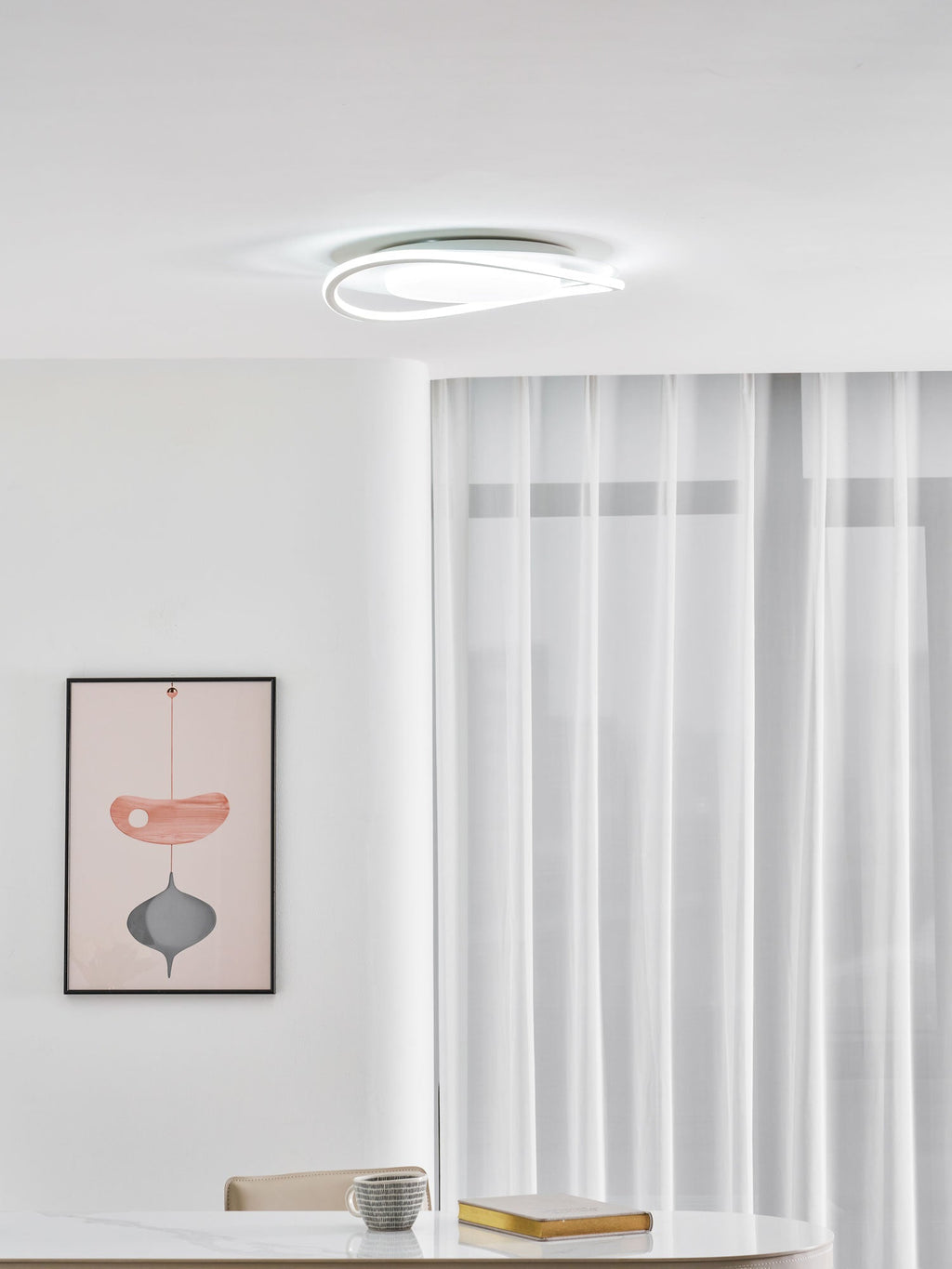 Мінімалістичний стельовий LED світильник Геометрія