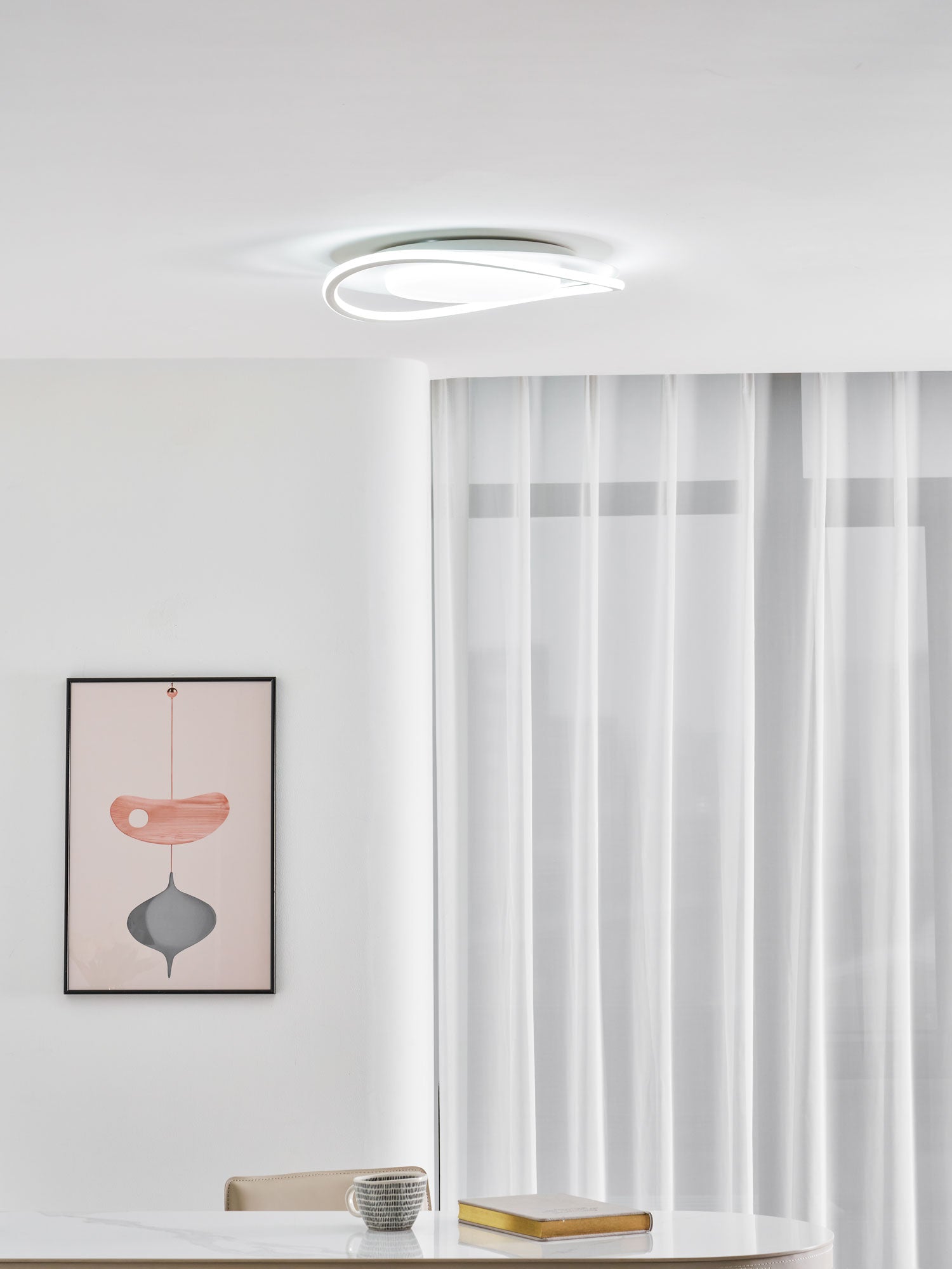 Мінімалістичний стельовий LED світильник Геометрія
