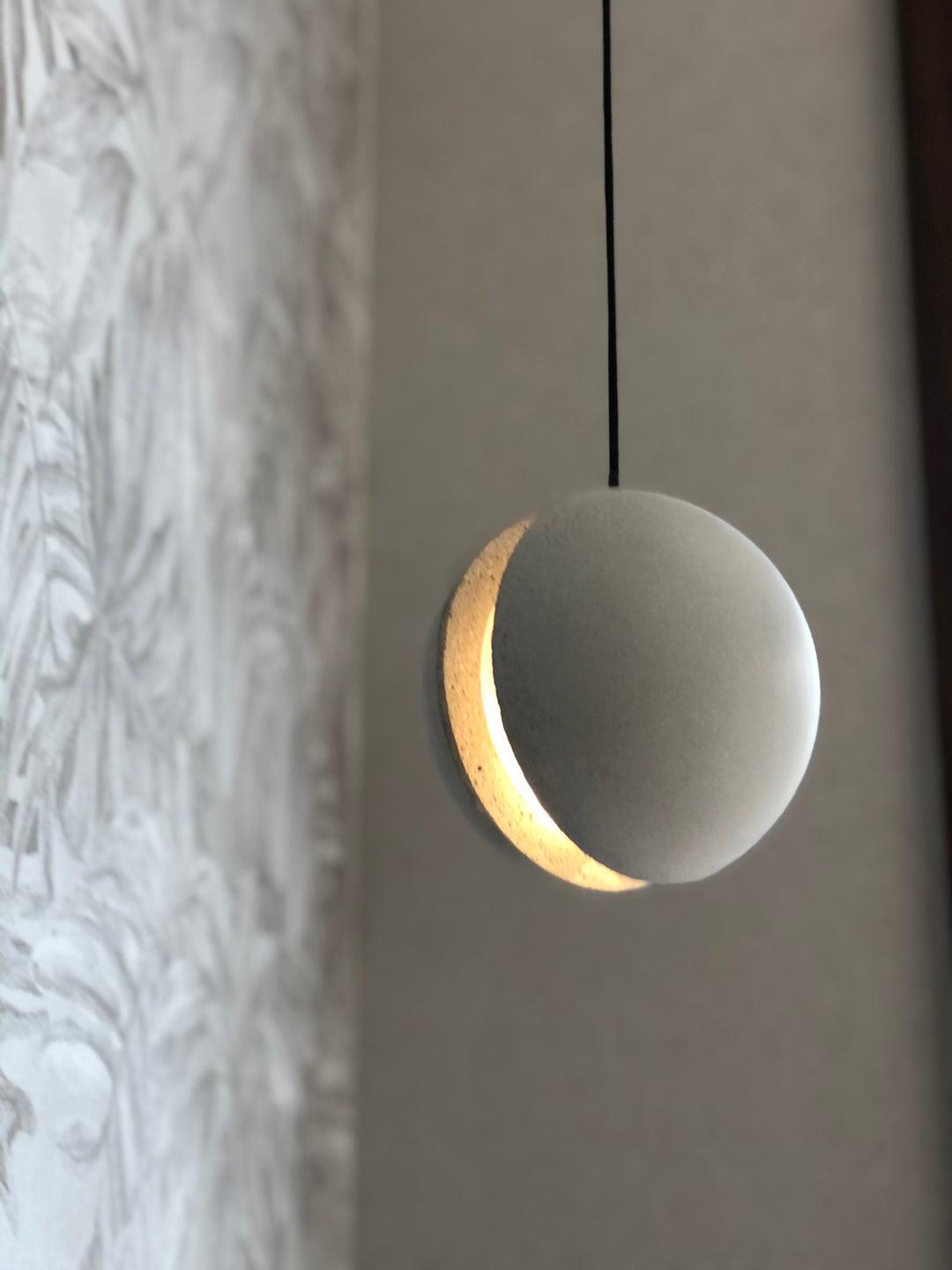 Бетонна підвісна лампа Moon
