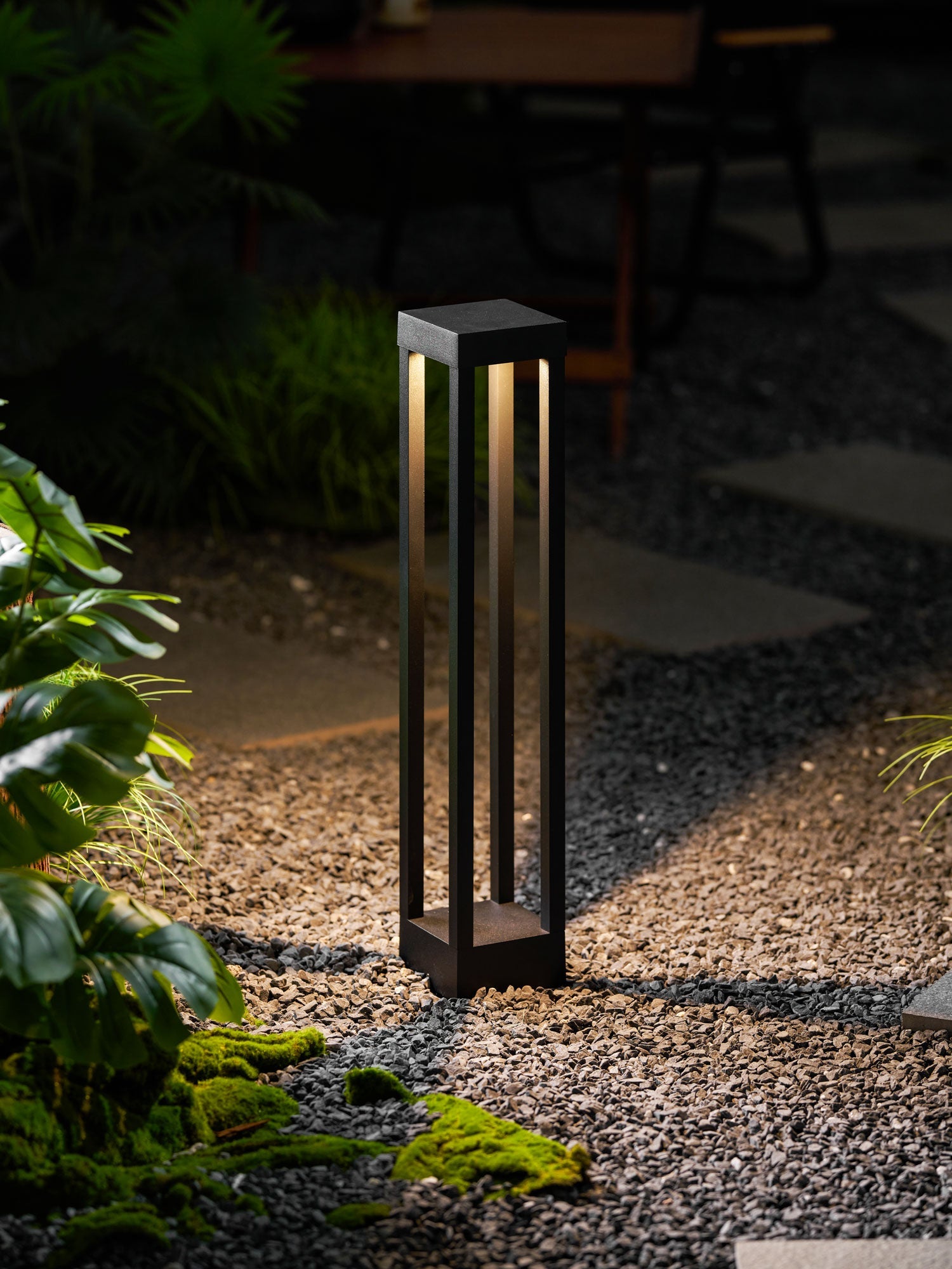 Obsidian Post Outdoor Light