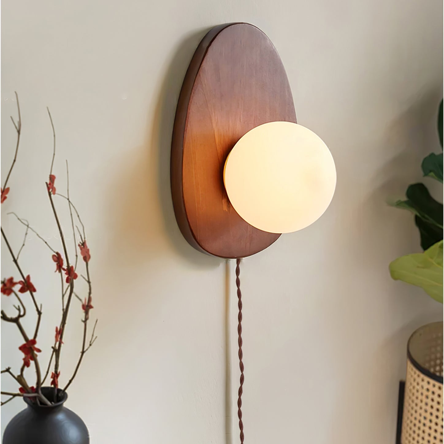 Настінний світильник Orba Walnut з вилкою