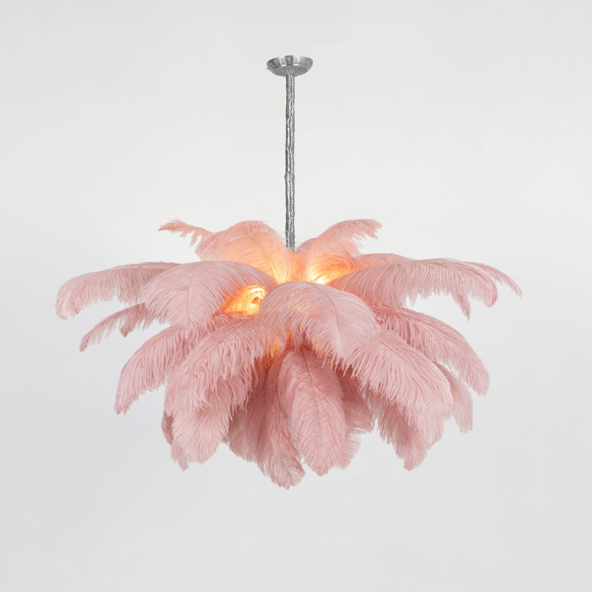 Люстра зі страусиного пір'я