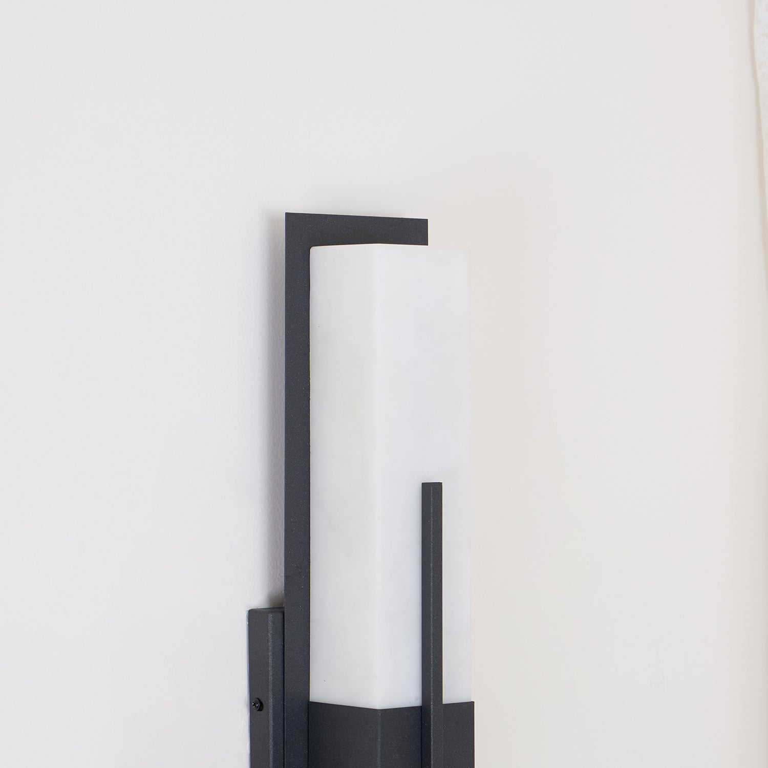 Настінний світильник Possini Outdoor Alabaster