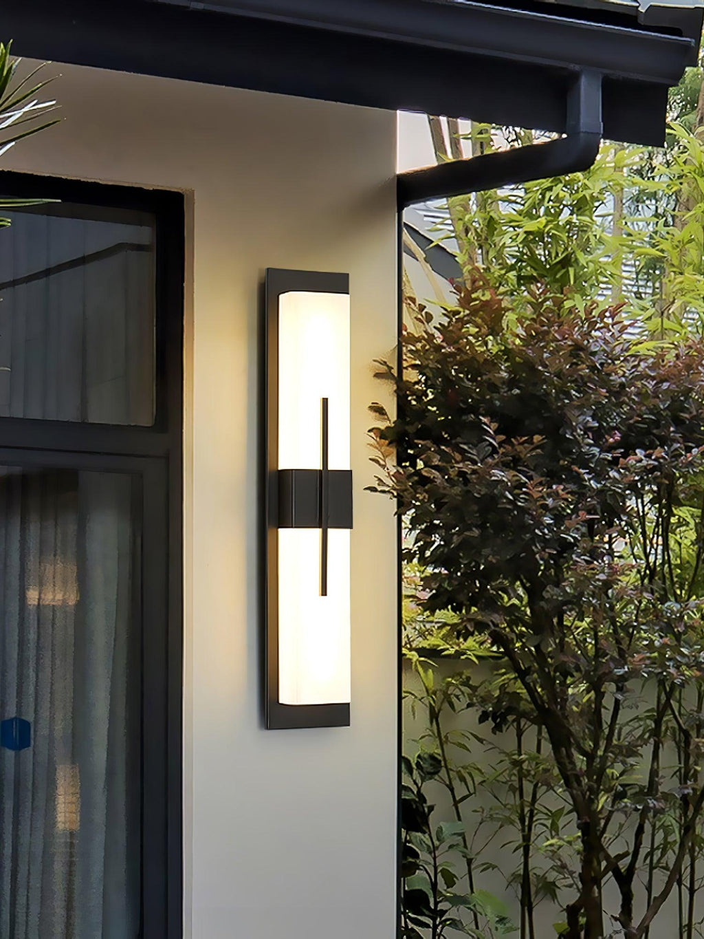 Настінний світильник Possini Outdoor Alabaster