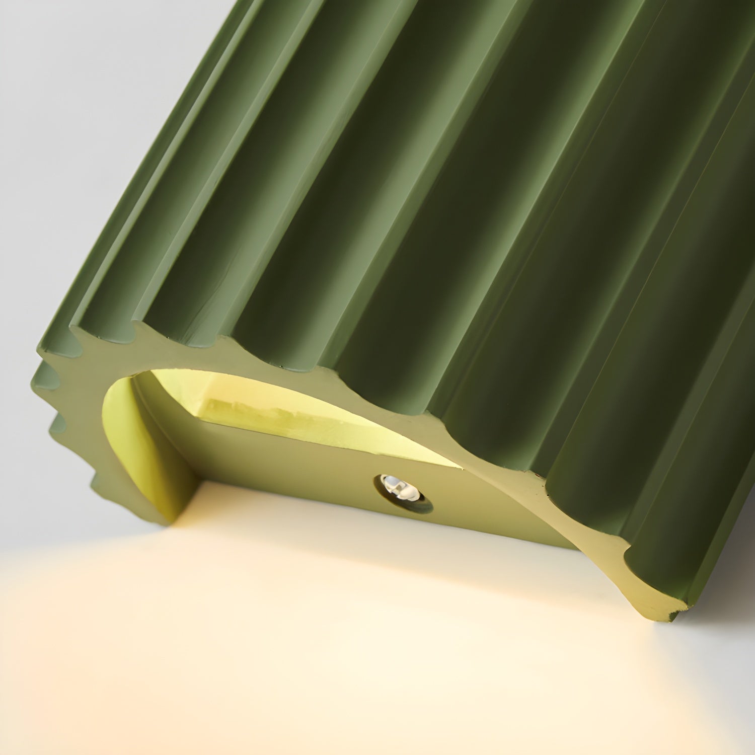 Настенный светильник Ribbed из смолы