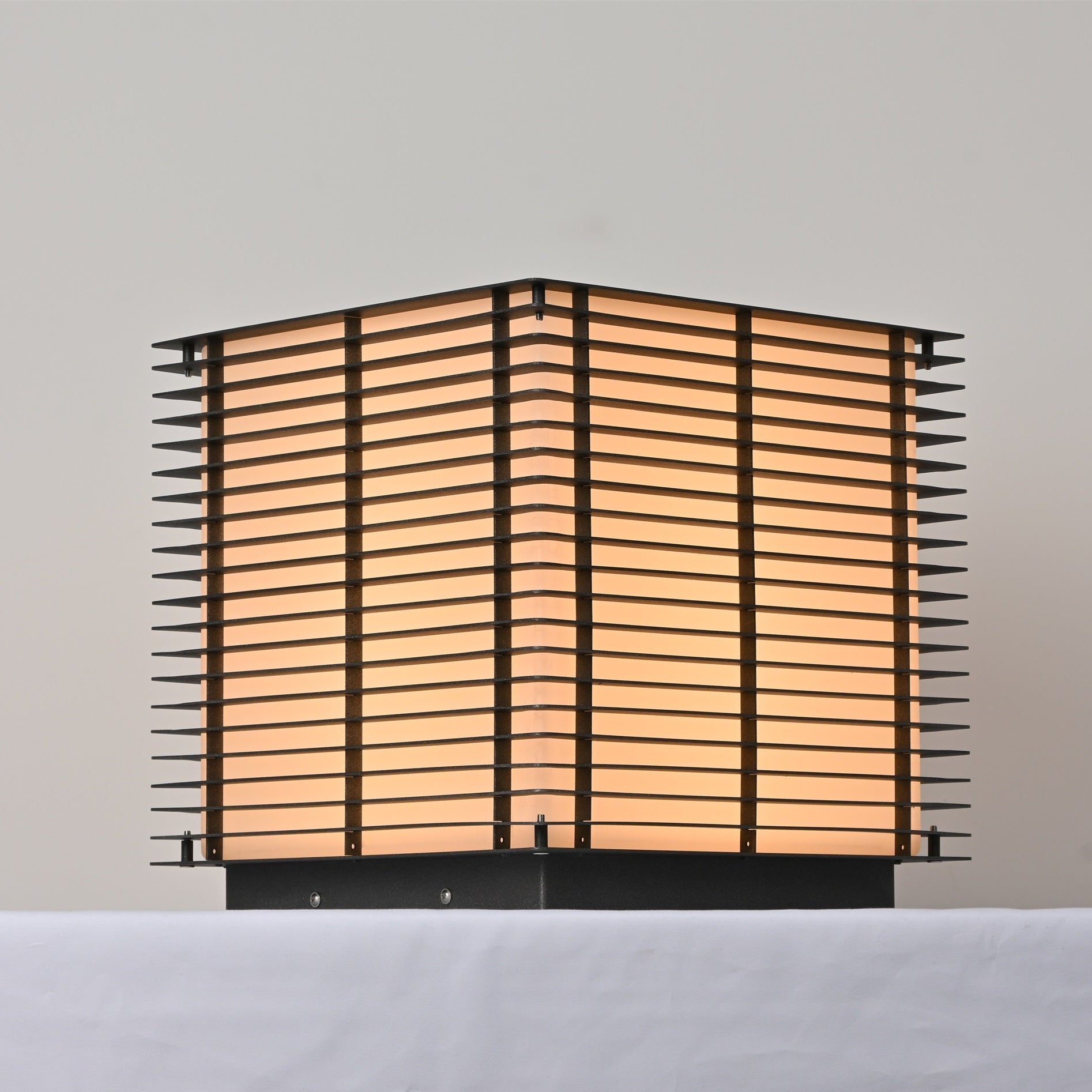 Solar Grid Outdoor Light