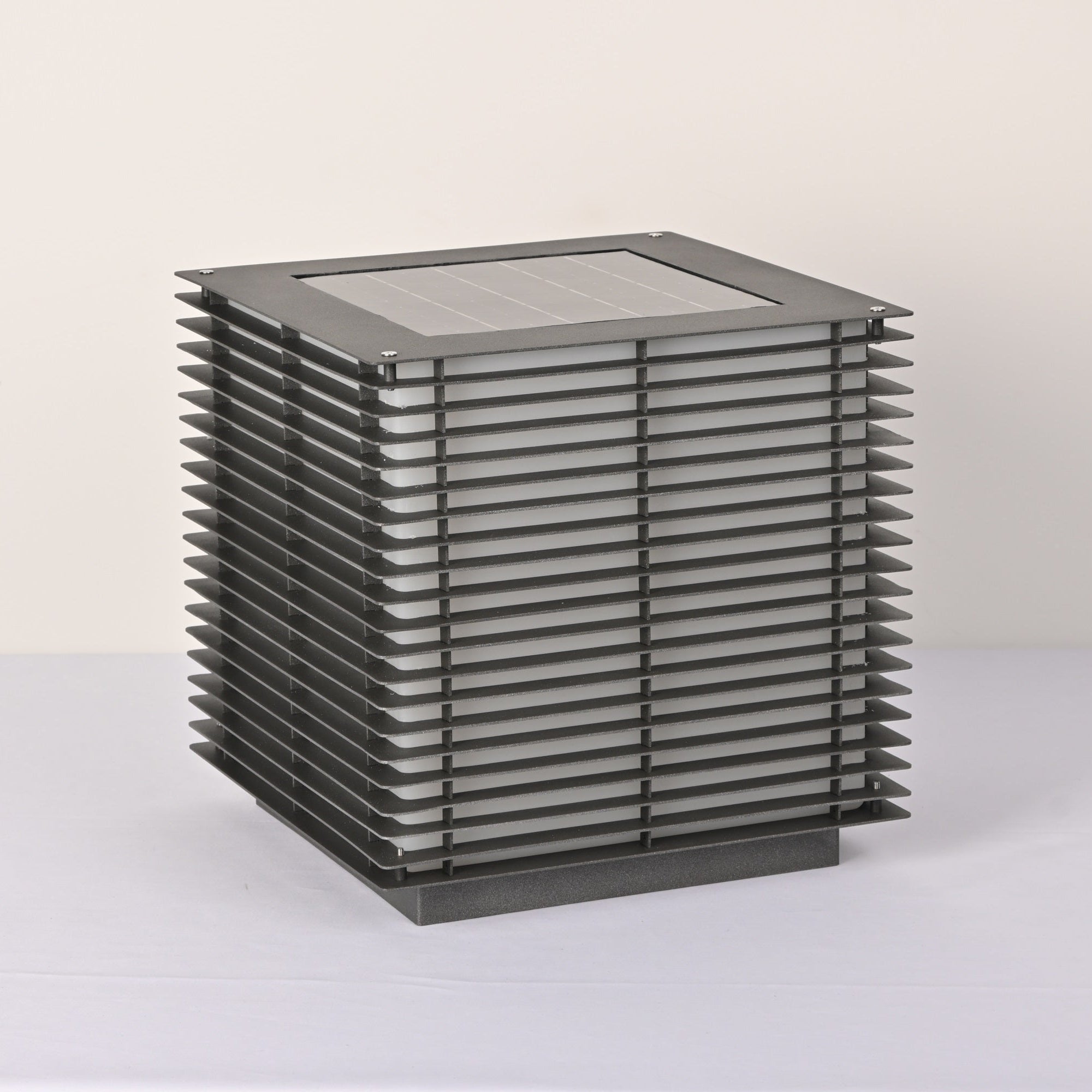 Solar Grid Outdoor Light - Vakkerlight