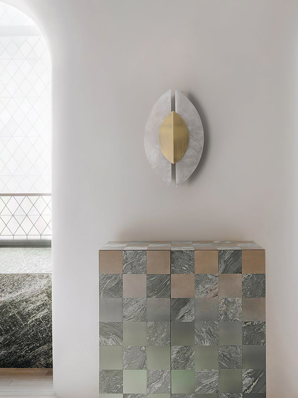 Настінний світильник Solari Alabaster Leaf Sconce