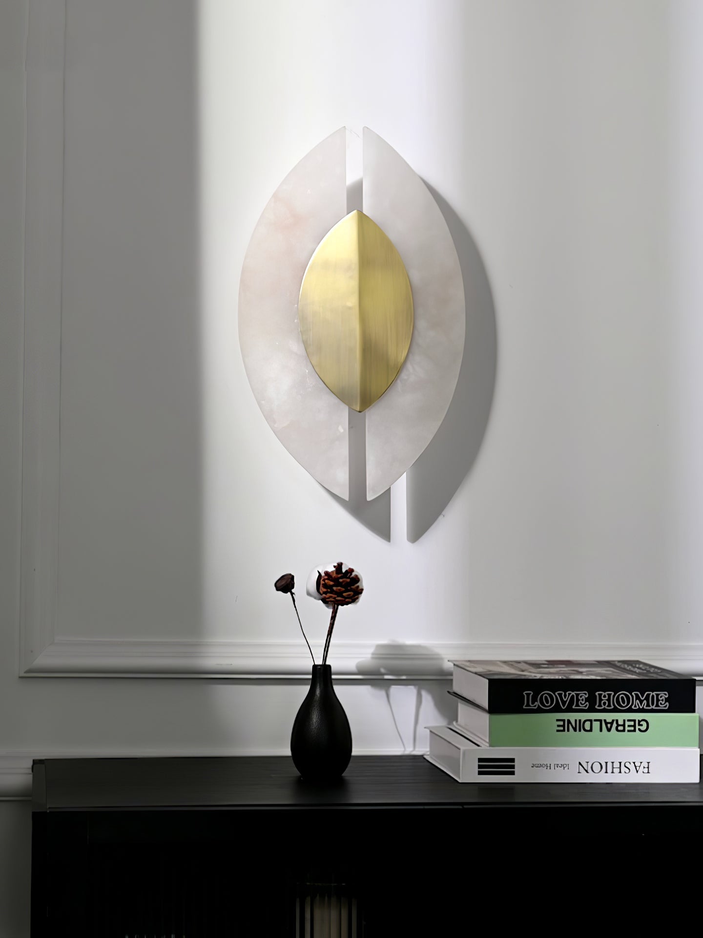 Настінний світильник Solari Alabaster Leaf Sconce