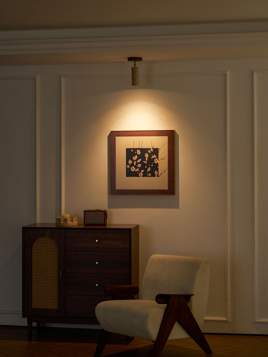 Solis Stone Spotlight