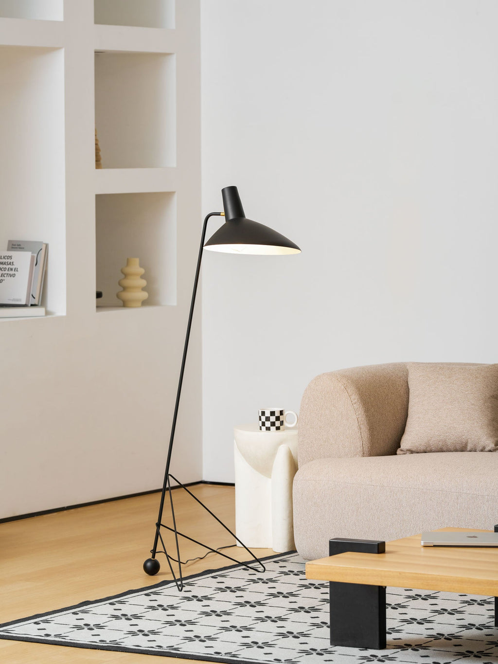 Svelte Noir Floor Lamp