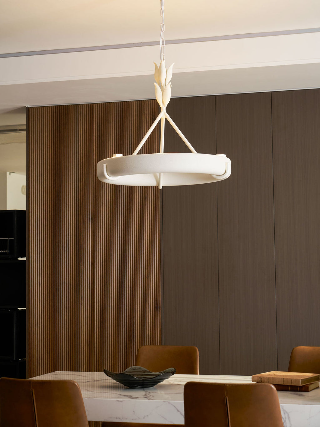 Потолочная люстра Tinsley Plaster