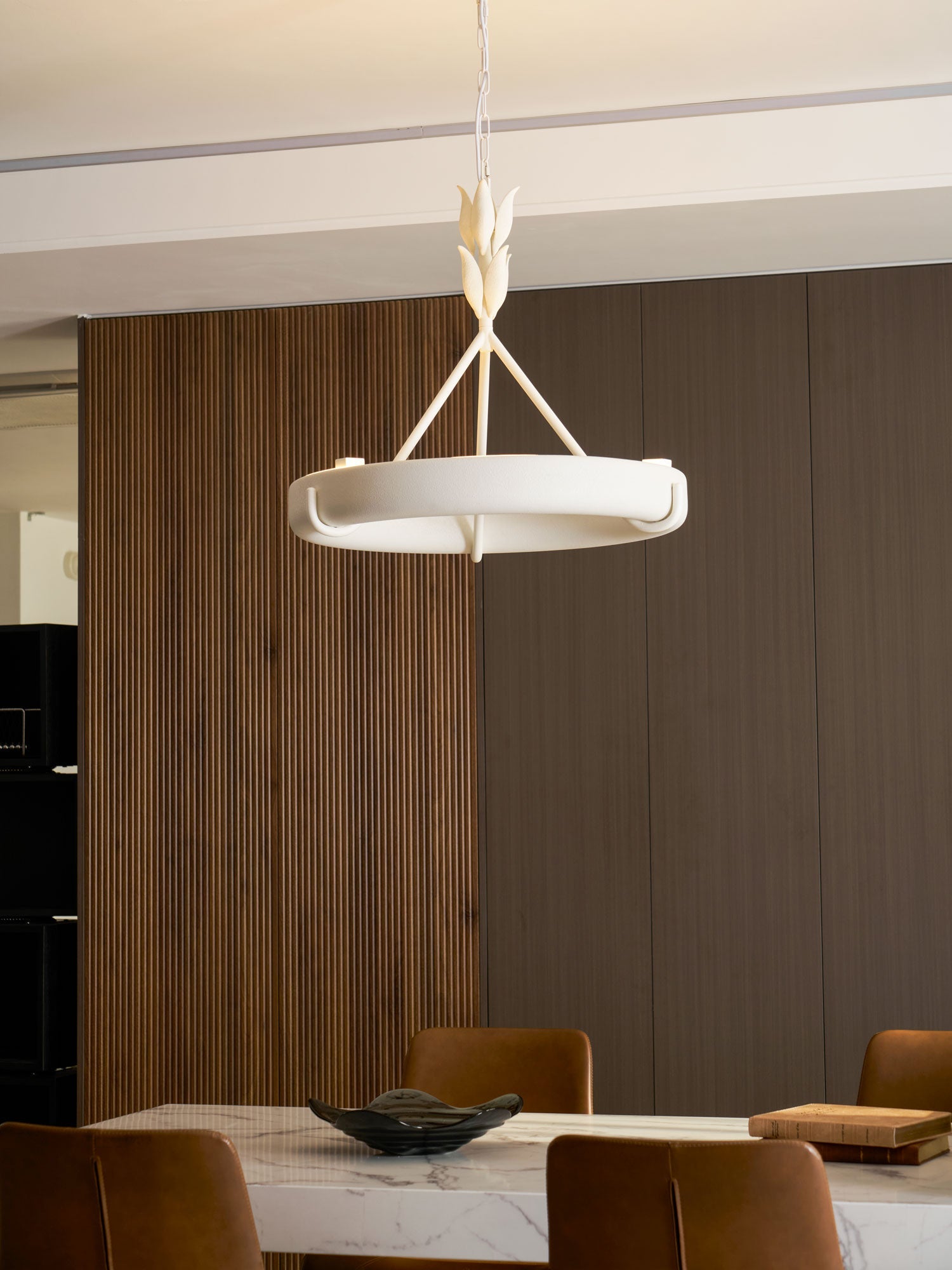 Потолочная люстра Tinsley Plaster
