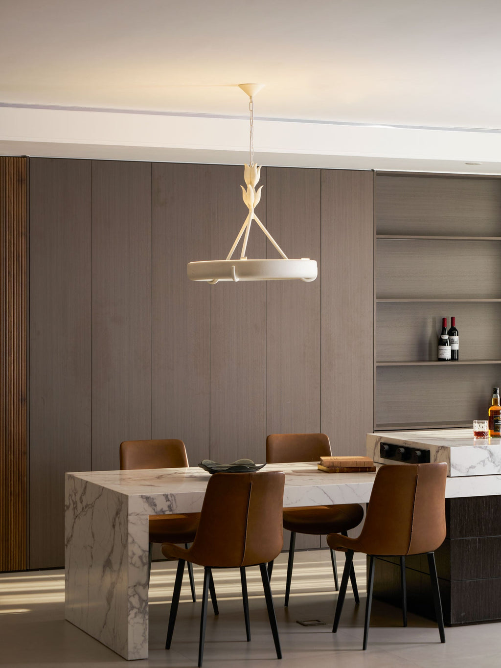 Потолочная люстра Tinsley Plaster