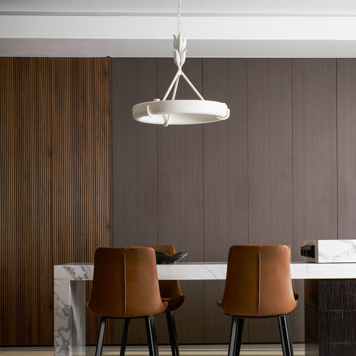 Потолочная люстра Tinsley Plaster