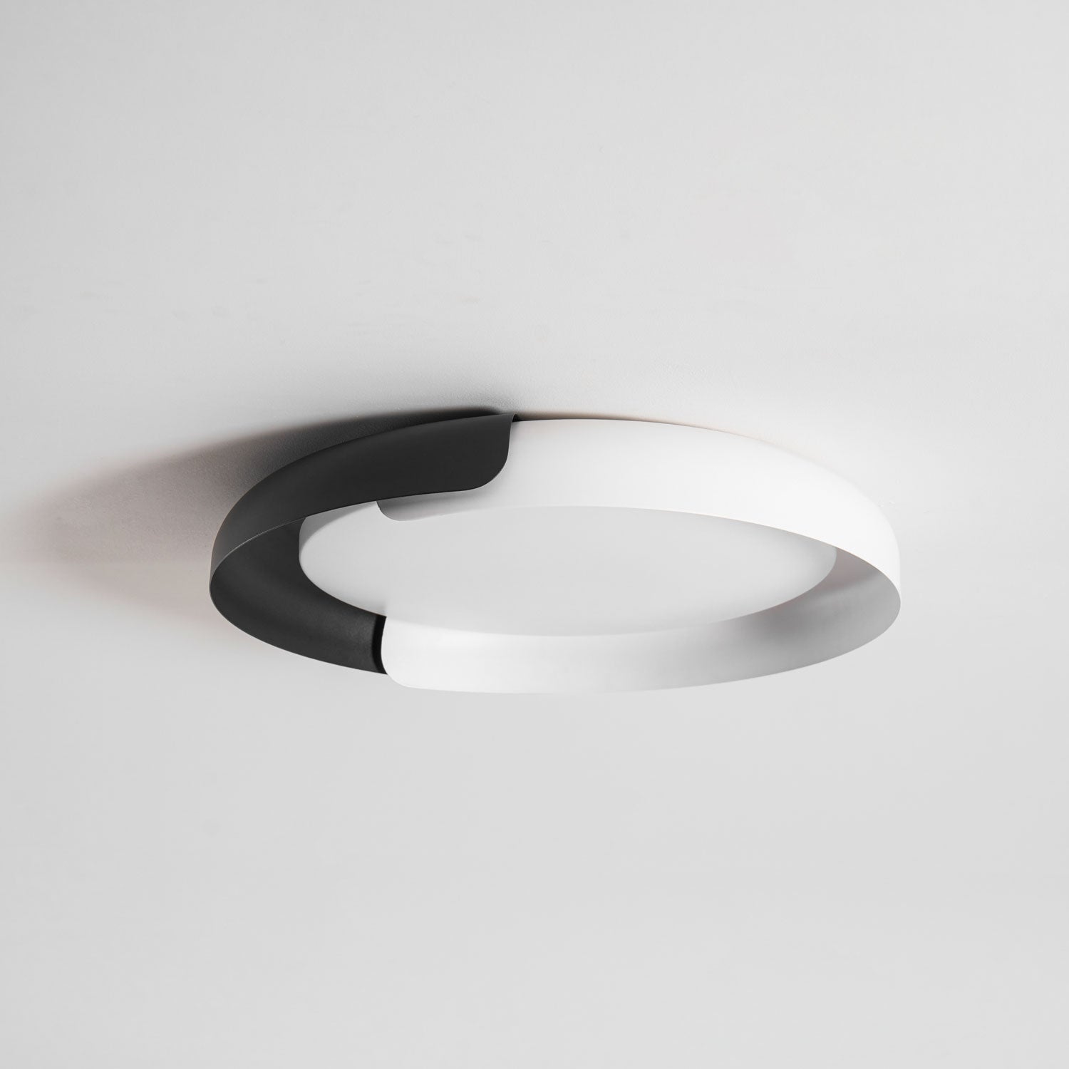 Vikaey Ceiling Light - DEPRIMO