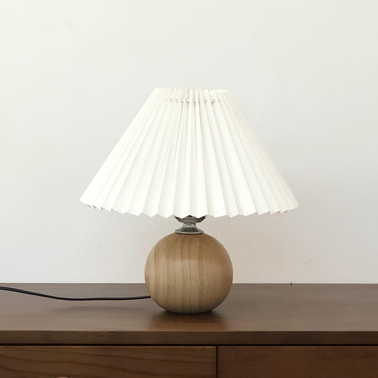 Wooden Pleated Table Lamp - Vakkerlight