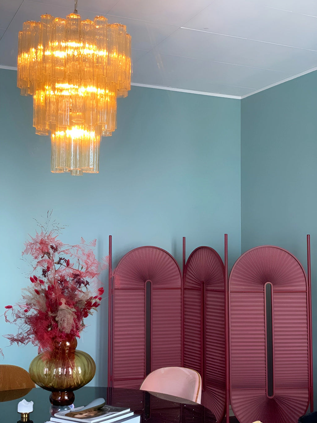 Желтая люстра-тубус из муранского стекла