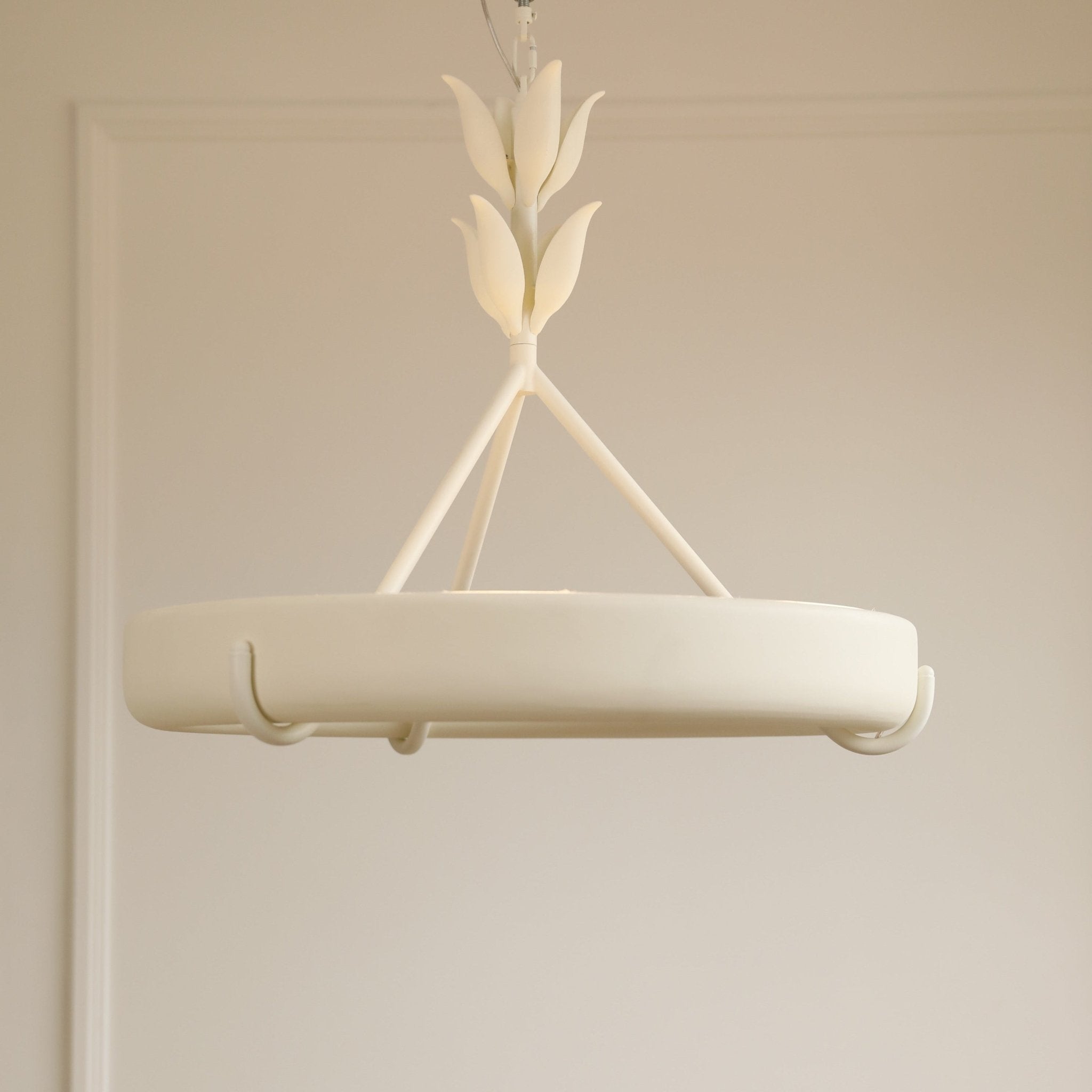 Потолочная люстра Tinsley Plaster