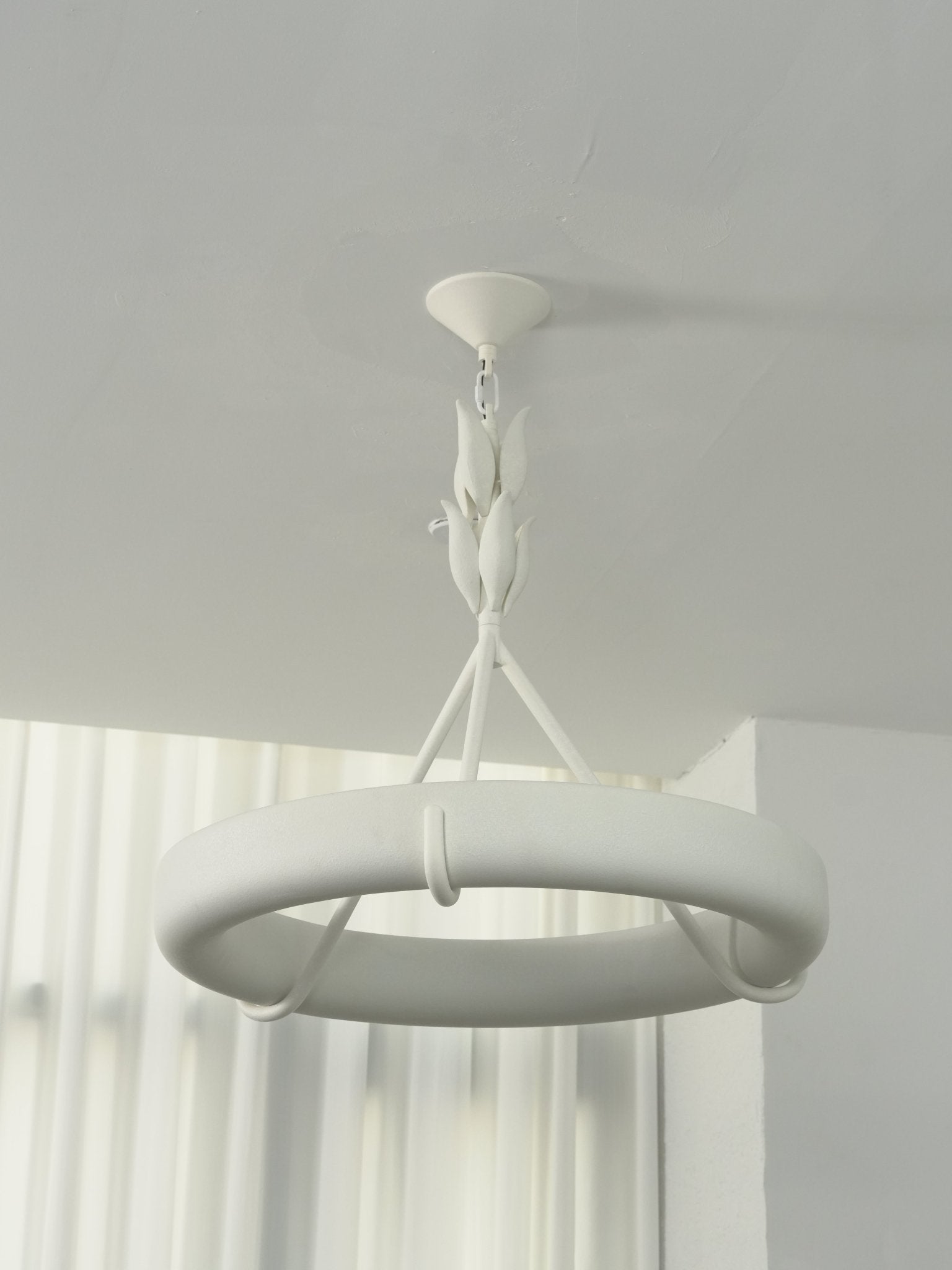 Потолочная люстра Tinsley Plaster