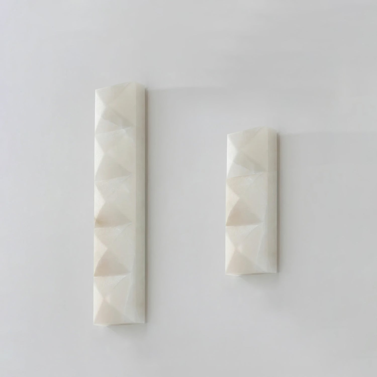 Настінний світильник Prism Alabaster
