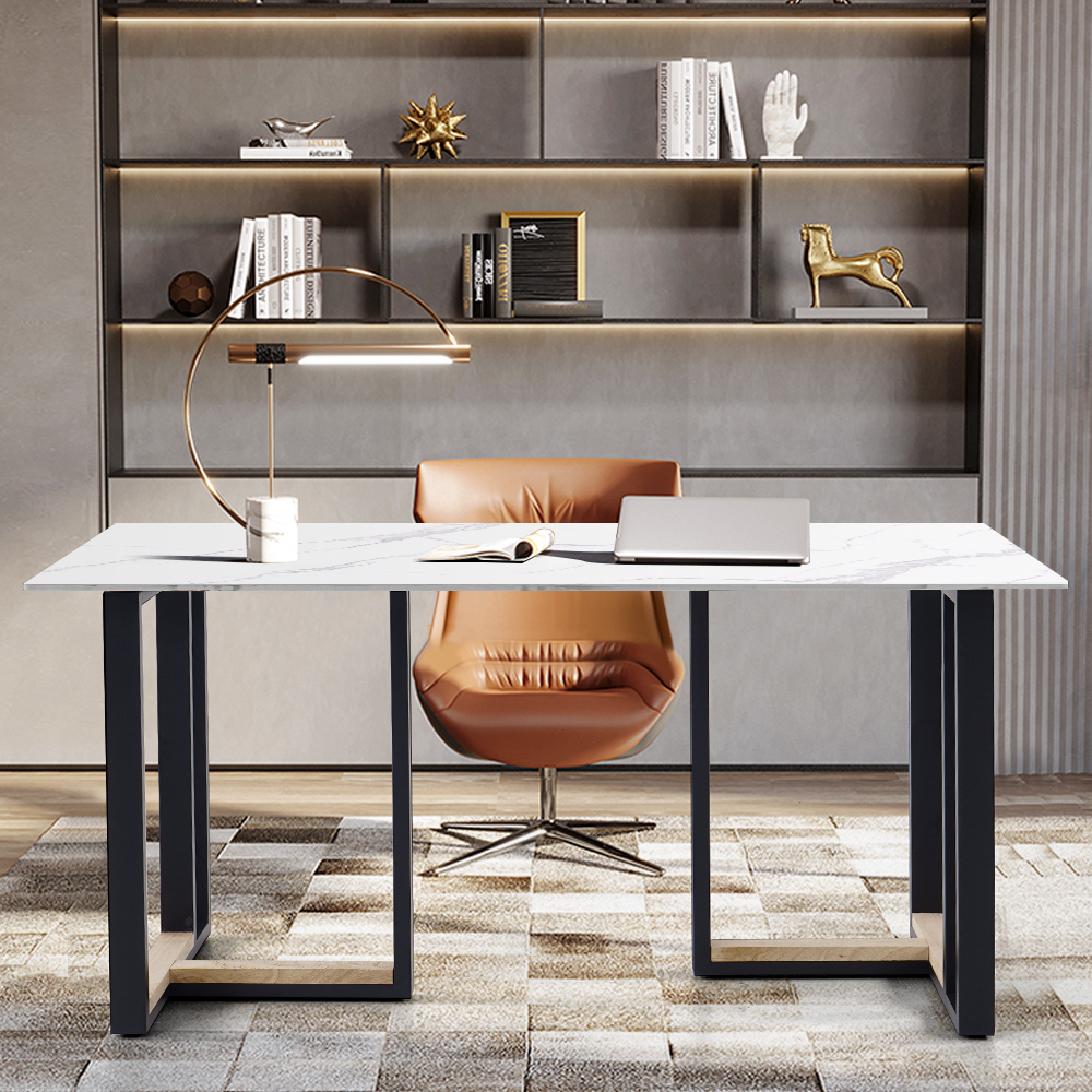 Комп'ютерний стіл