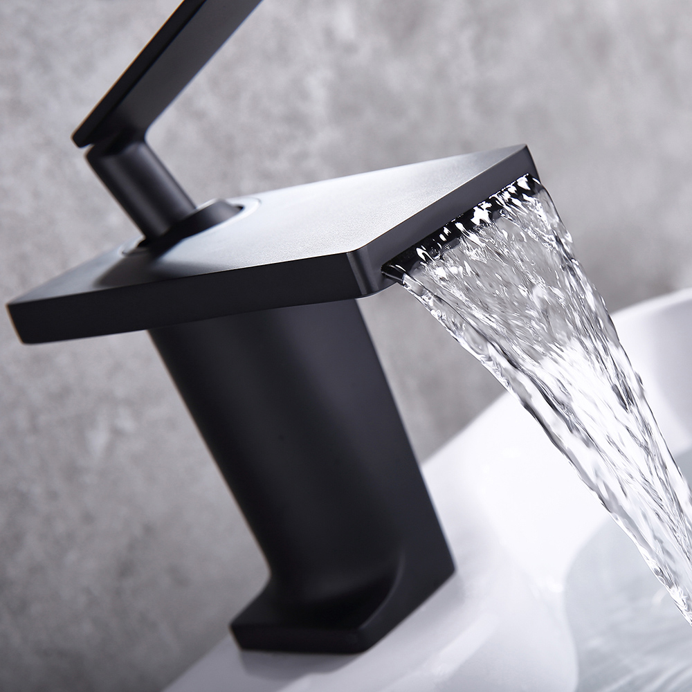 Змішувач для раковини в стилі Модерн Колір - Чорний Матеріал - Латунь SLAVGO 12864