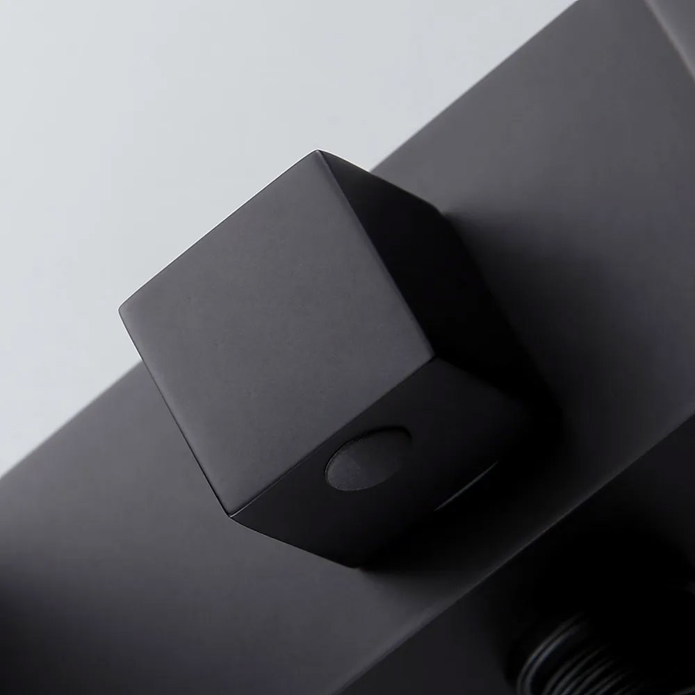 Змішувач для ванни Настінний у стилі Модерн Колір- Чорний SLAVGO 13402