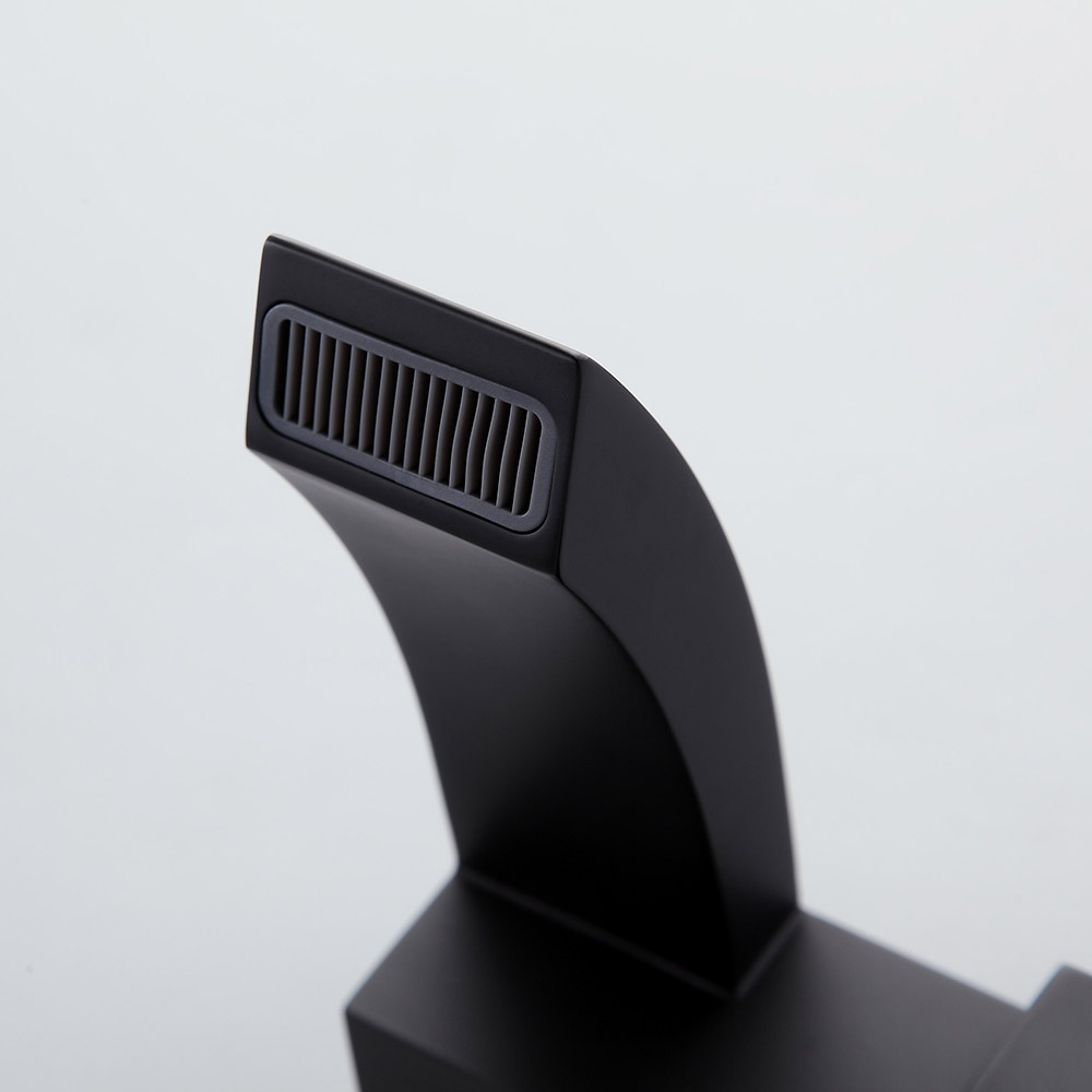 Змішувач для ванни Настінний у стилі Модерн Колір- Чорний SLAVGO 13402