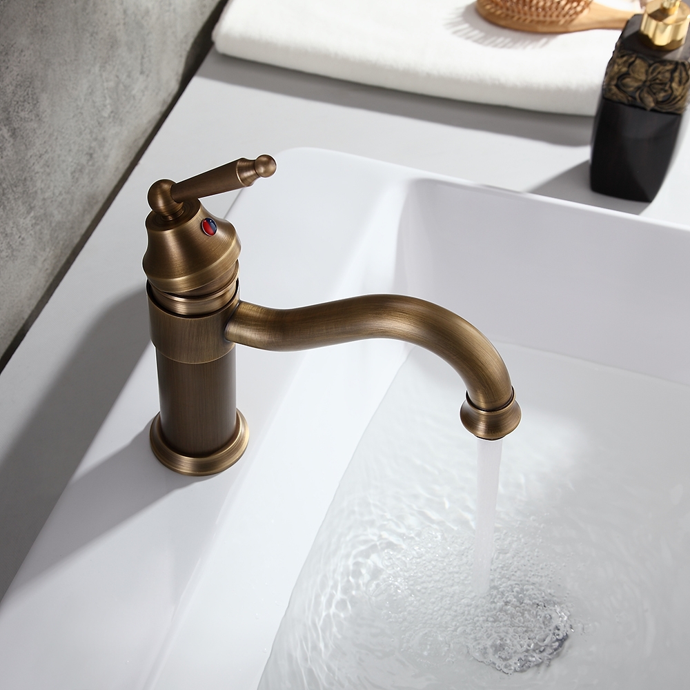 Змішувач для раковини у стилі Традиційний Колір - Антична Латунь Матеріал корпусу - Латунь SLAVGO 39313