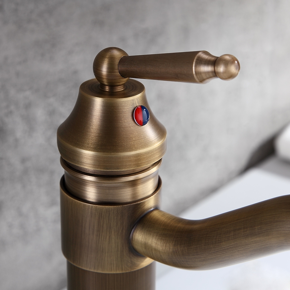 Змішувач для раковини у стилі Традиційний Колір - Антична Латунь Матеріал корпусу - Латунь SLAVGO 39313