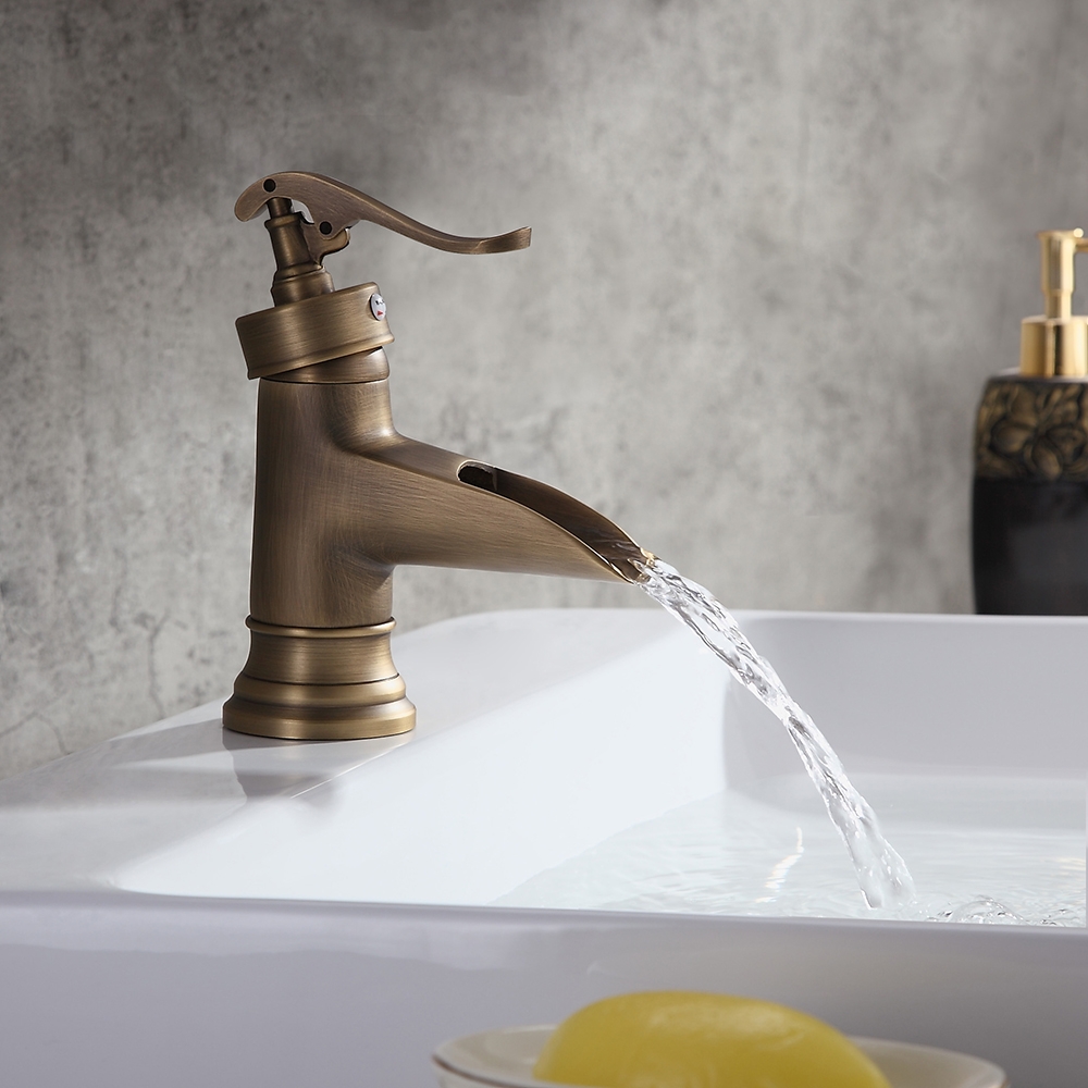 Змішувач для раковини у стилі Традиційний Колір - Антична Латунь Матеріал корпусу - Латунь SLAVGO 11503