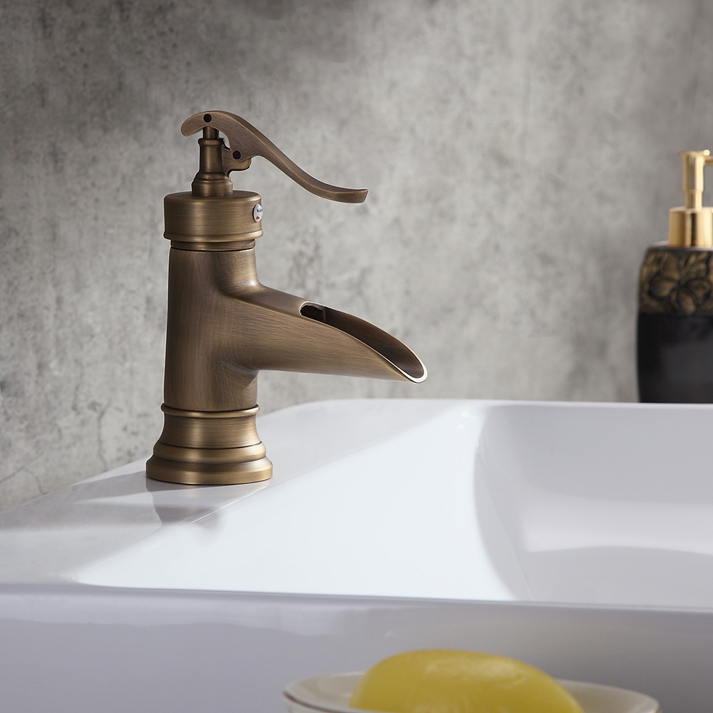 Змішувач для раковини у стилі Традиційний Колір - Антична Латунь Матеріал корпусу - Латунь SLAVGO 11503