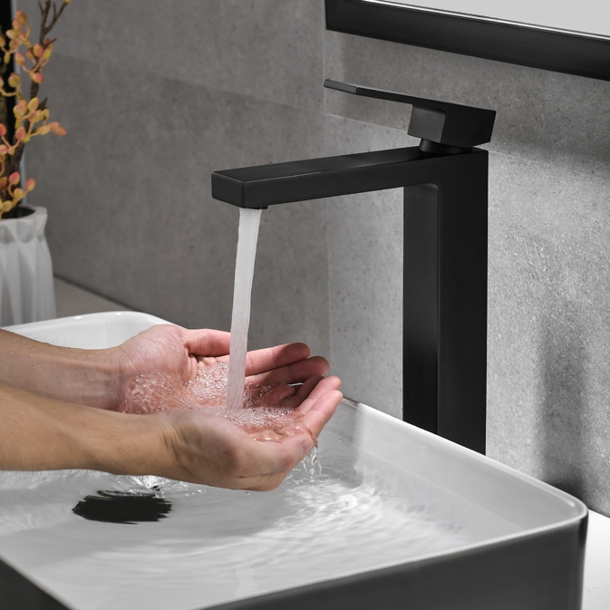 Змішувач для раковини в стилі Модерн Колір - Чорний Матеріал - Латунь SLAVGO 12820